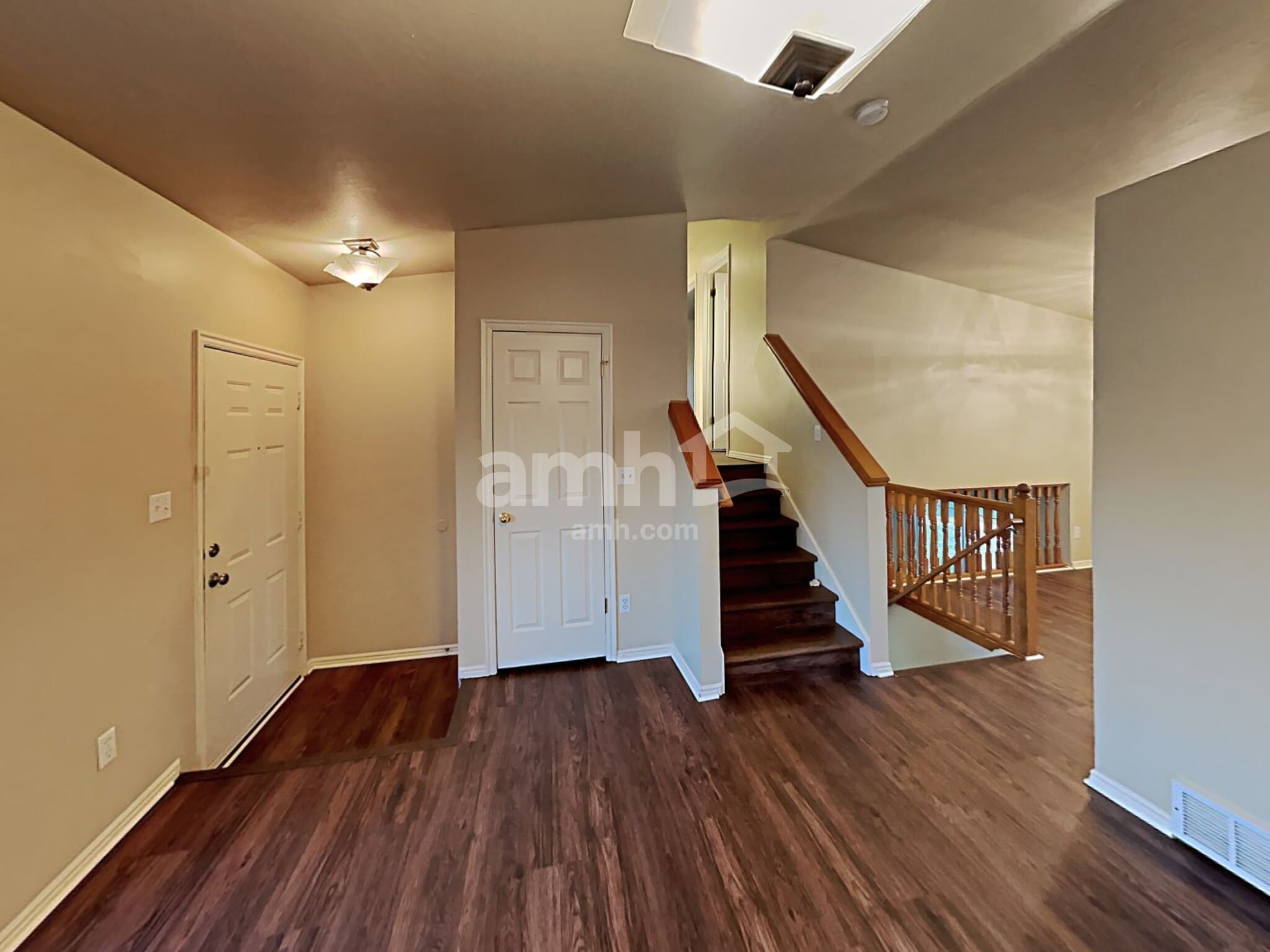 Building Photo - 1027 N 575 W