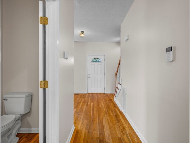 Building Photo - 217 Derby Downs Dr