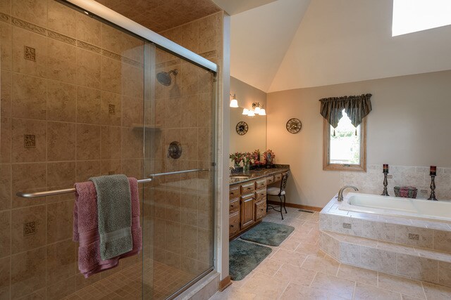 Building Photo - 1360 Hunter Cir