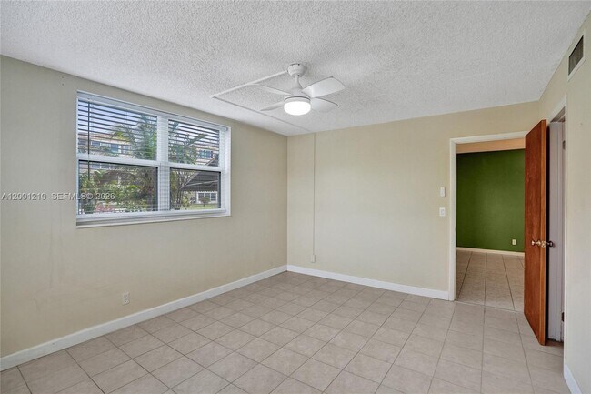 Building Photo - 3051 NW 46th Ave