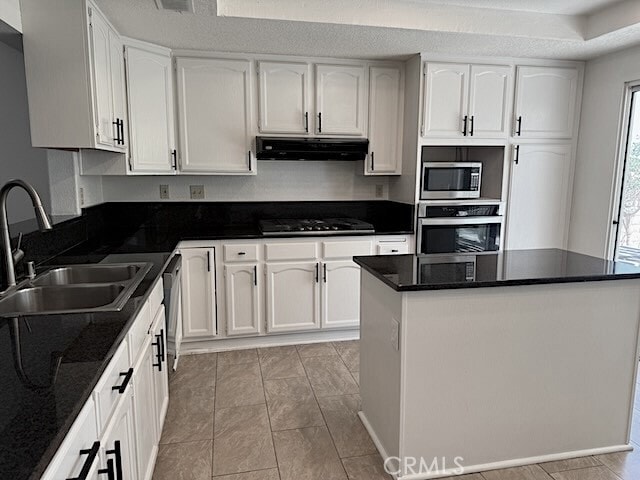 Building Photo - 2985 Amber Dr