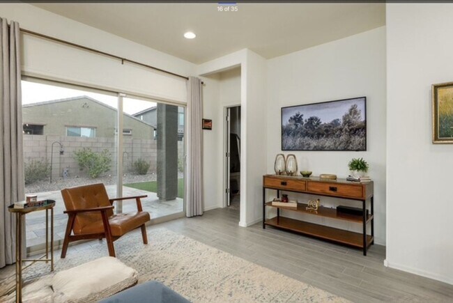 Building Photo - Beautifully Upgraded 4 - Bedroom 2 - Bath ...