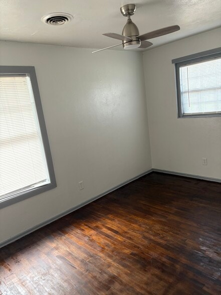 Building Photo - 1014 Pennsylvania Dr