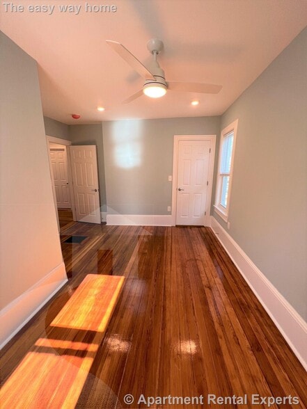 Building Photo - 3 Mossland St