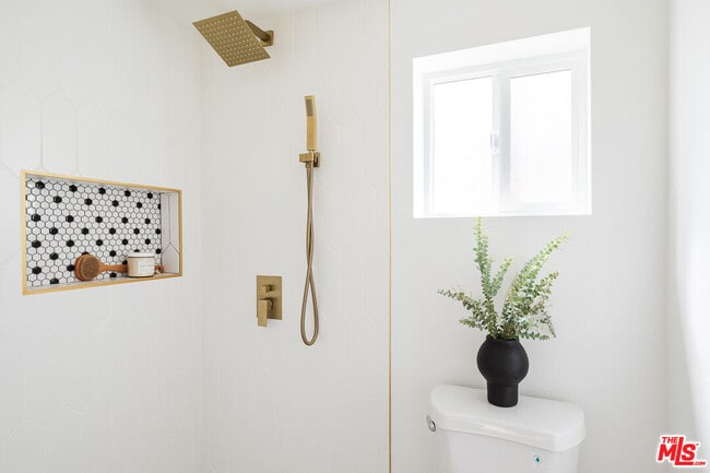 Building Photo - 784 Elmira St