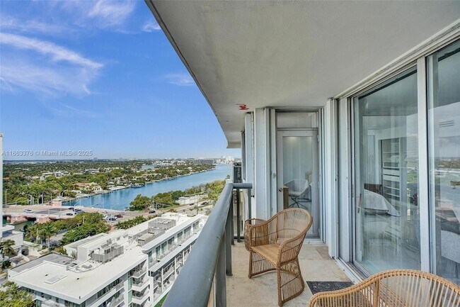 Building Photo - 6039 Collins Ave