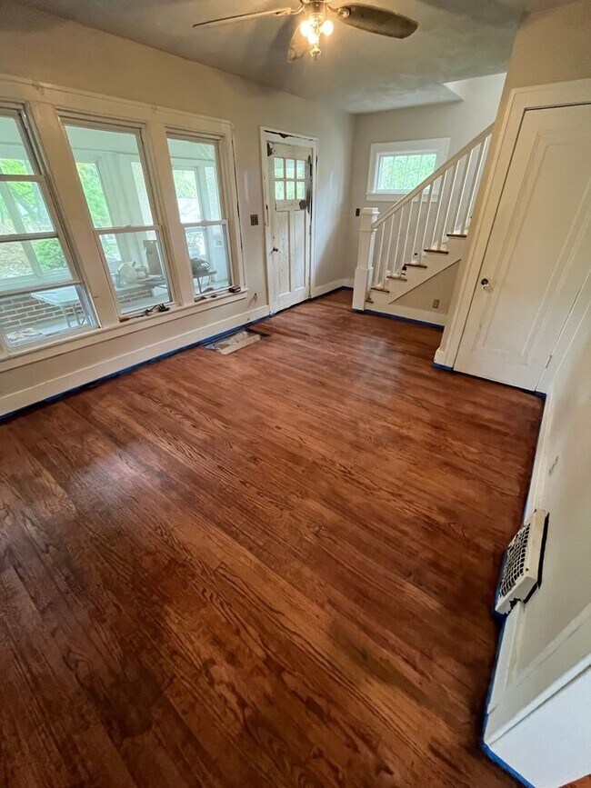 Building Photo - Charming 3BR House in Waterford