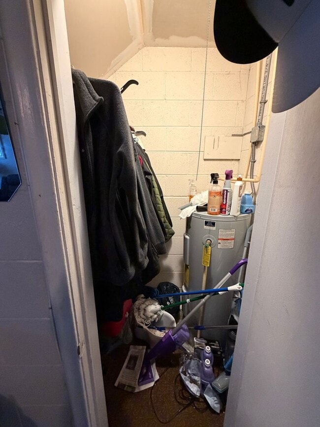 Building Photo - 3212 Barton Ave