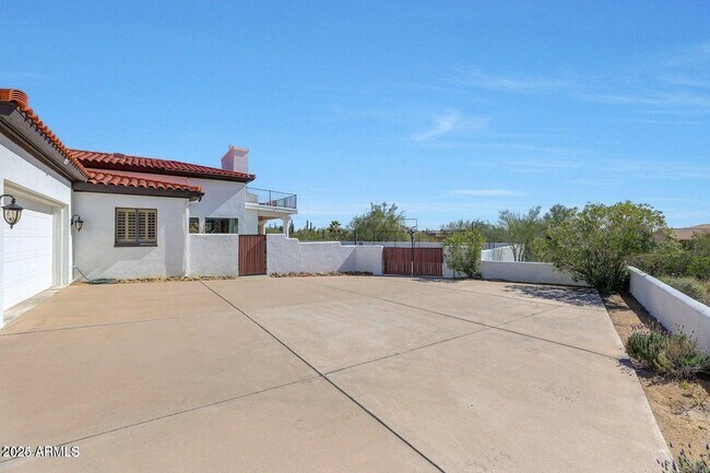 Building Photo - 8171 E Whispering Wind Dr