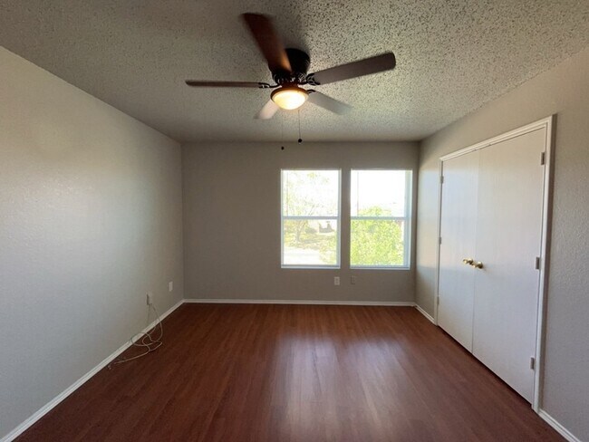 Building Photo - 1452 Gentle Rain Dr