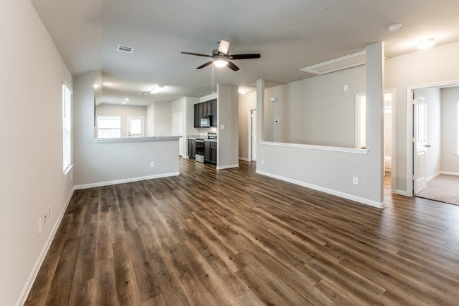 Building Photo - 207 Black Bear Dr