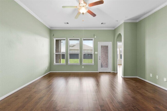 Building Photo - 15606 Kensington Bluff
