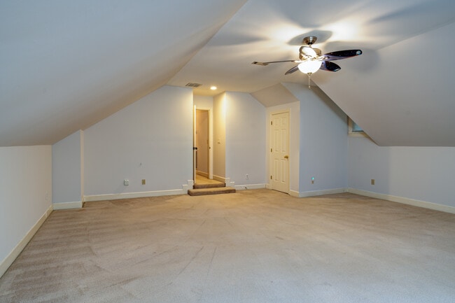 Building Photo - 60 Ravenwood Hills Cir