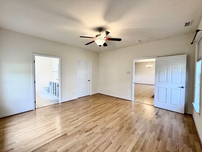 Building Photo - 3-Bedoom 1-Story Condo In Eagle Pointe! St...