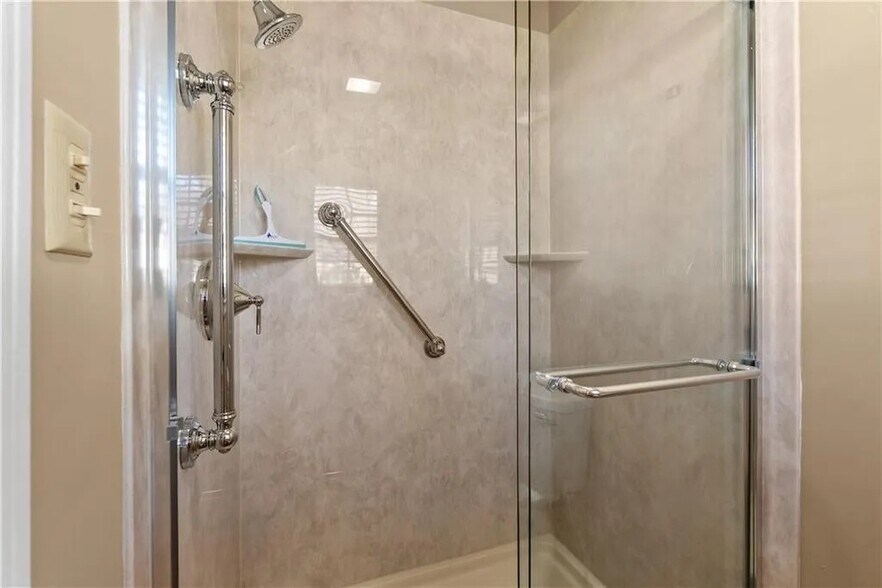 Primary Bath - 1502 SW 9th St