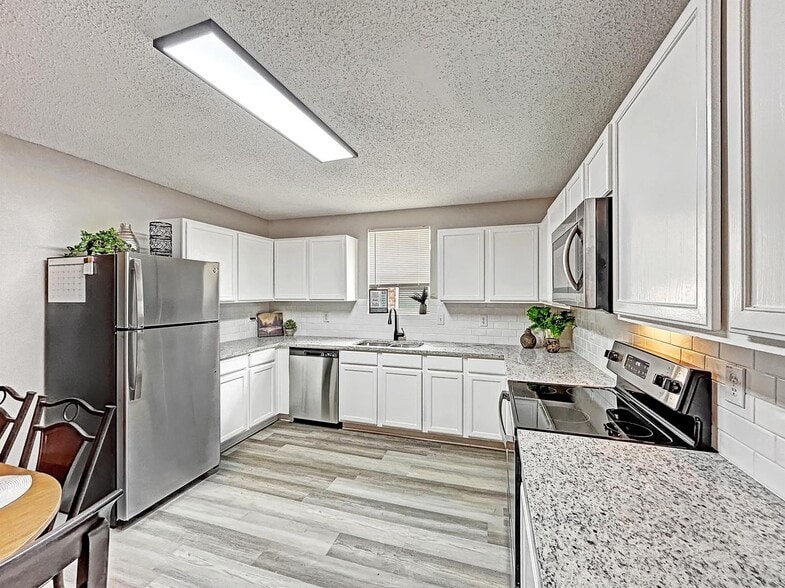 Building Photo - Lancaster Stunner with a Gorgeous Open Floor Plan and Elegant Finishes
