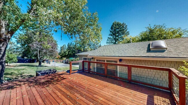 Building Photo - 7470 Mirabel Rd