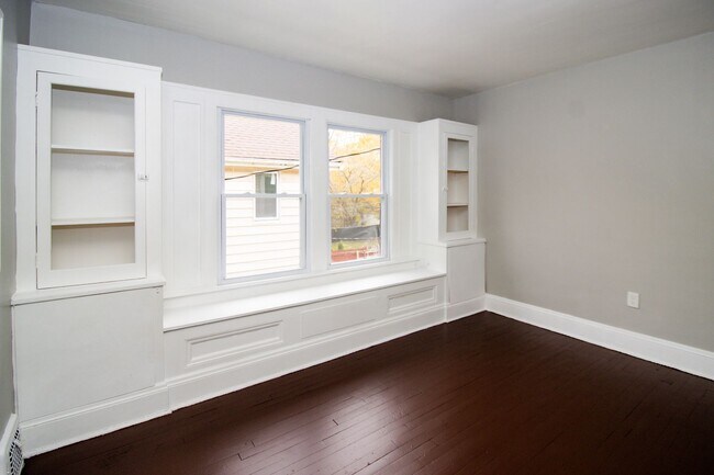 Building Photo - 14112 Edgewood Ave