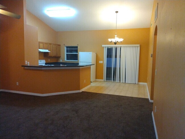 Building Photo - 14059 Sullivan St