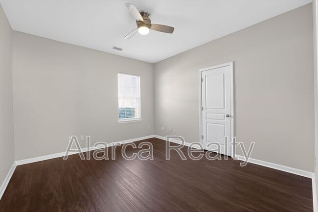 Building Photo - 10615 Poe Ct