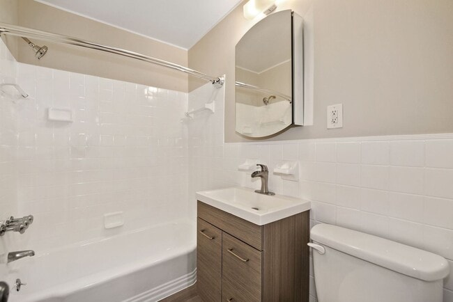 Building Photo - 2BD/2BA- Bethesda Condo in Parkside Community - Utilities Included