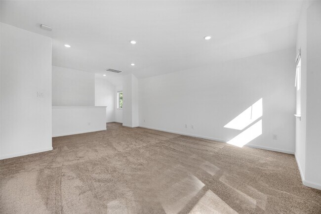 Building Photo - 1650 Chart Dr