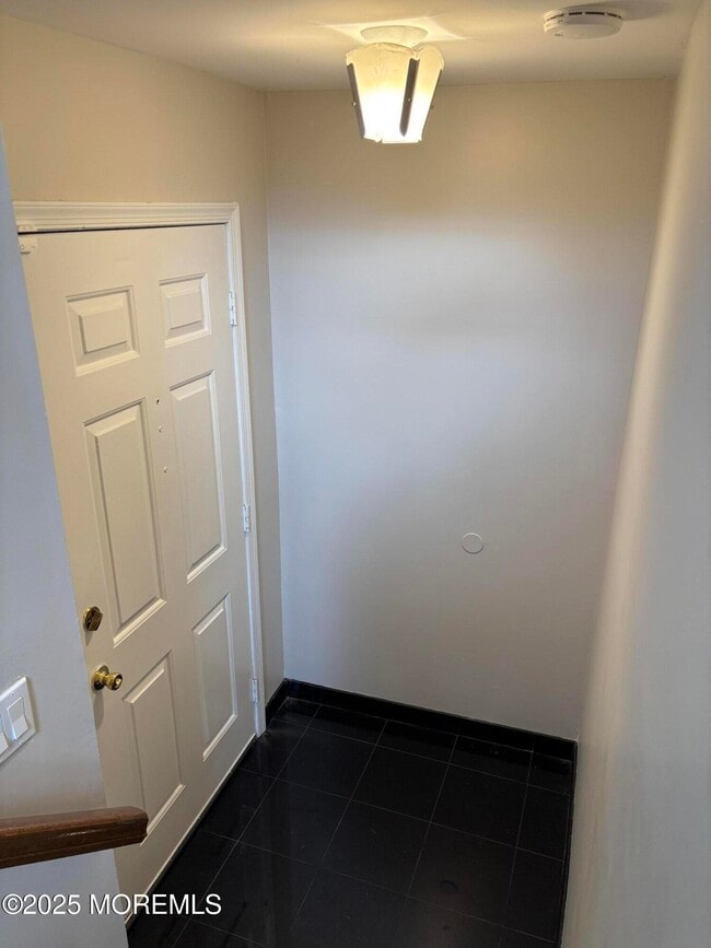 Building Photo - 481 Hawthorne Pl