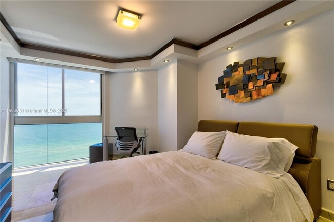 Building Photo - 4775 Collins Ave