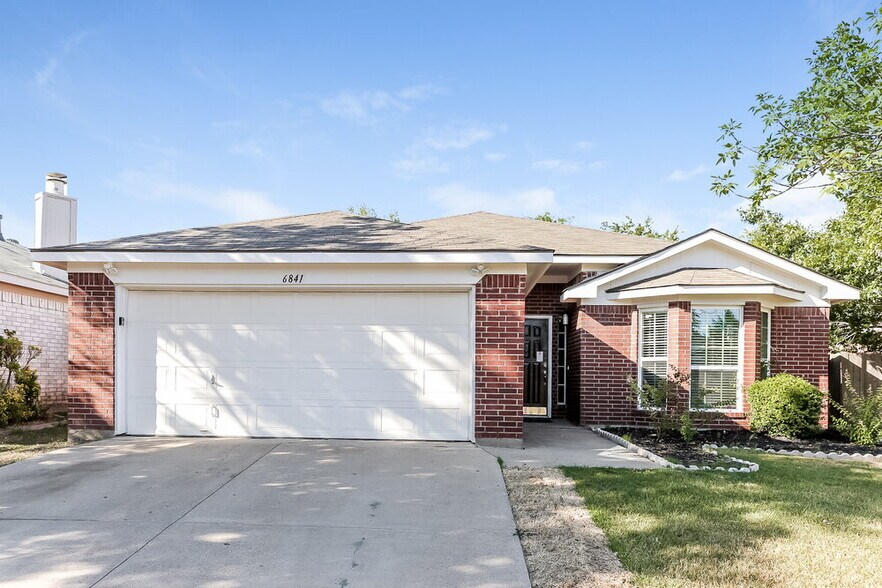 Primary Photo - 6841 Prairie Hill Rd N