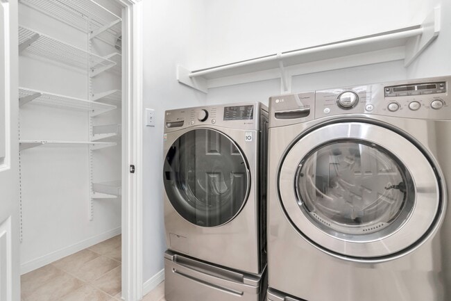 Building Photo - 2901 W Dallas St