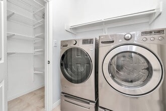 Building Photo - 2901 W Dallas St