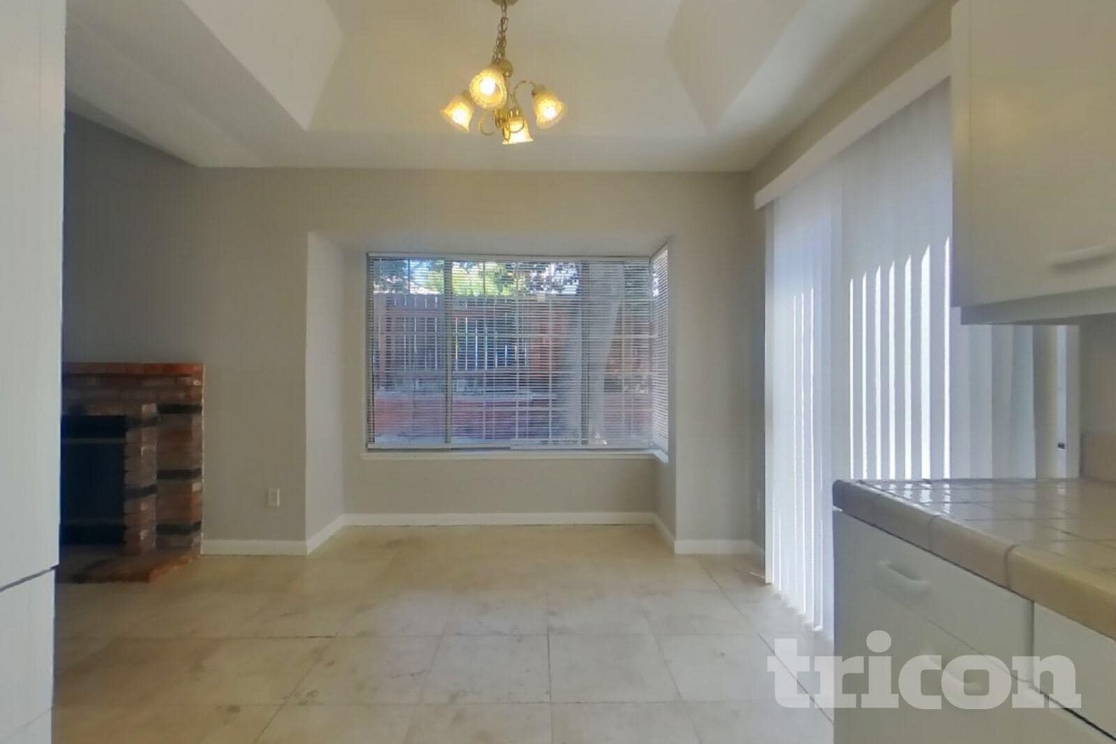 Building Photo - 3613 Bellflower Dr