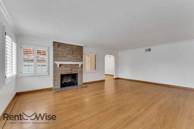 Building Photo - 1534 Whipple Ave