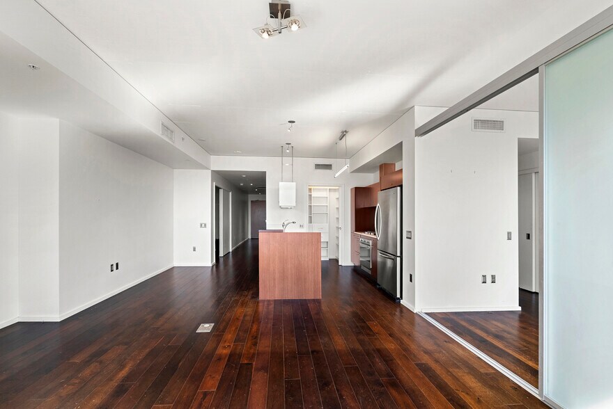 Building Photo - 1155 S Grand Ave