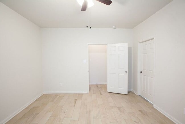 Building Photo - 128 Tennyson St