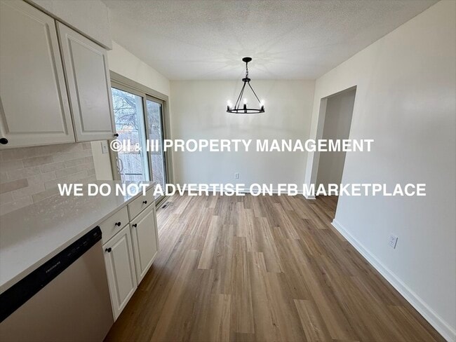 Building Photo - 816 S Montclaire Dr