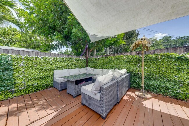 Building Photo - 3609 SW 58th Ave