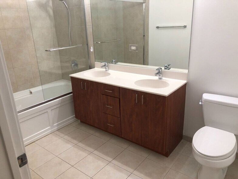 Building Photo - 235 W Van Buren St