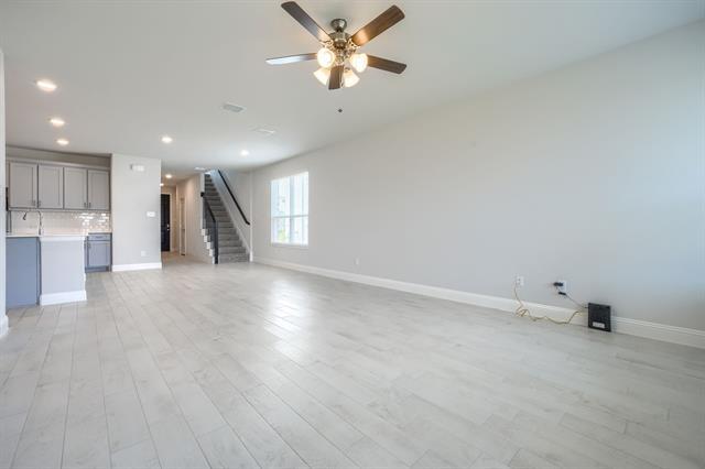 Building Photo - 724 Portina Dr