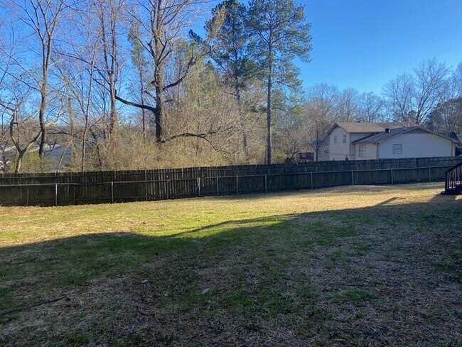 Building Photo - 600 20th Ct NE Center Point, AL 35215