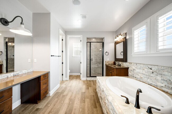 Building Photo - Luxury 4BD, 4BA Backcountry Home with Fenc...
