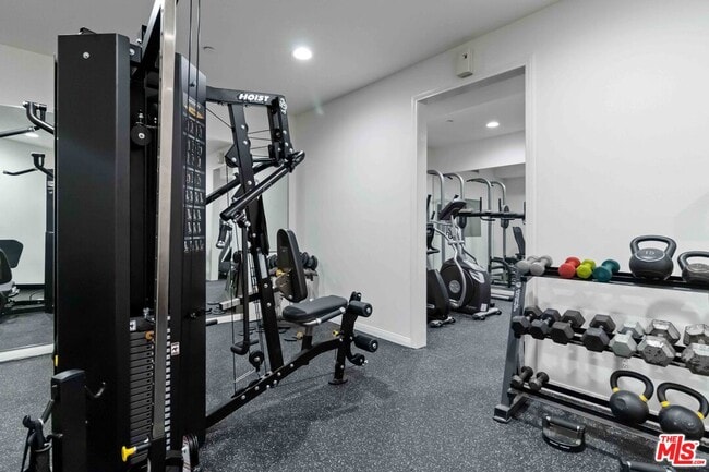 Building Photo - 1875 S Beverly Glen Blvd