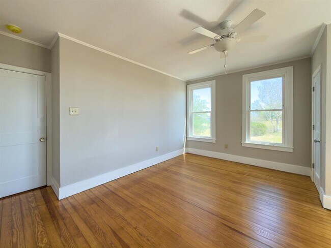 Building Photo - 267 Bodemann Ln