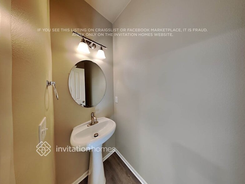 Building Photo - 12905 81 Ave Ct E