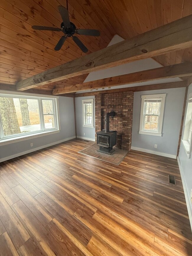 Building Photo - 161 Rines Rd
