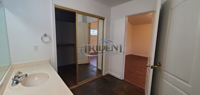 Building Photo - Beautiful Yuba City home on a large lot