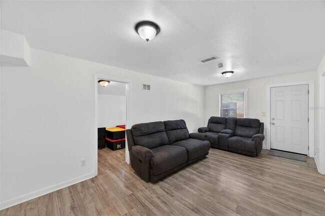 Building Photo - 4324 16th Ave S