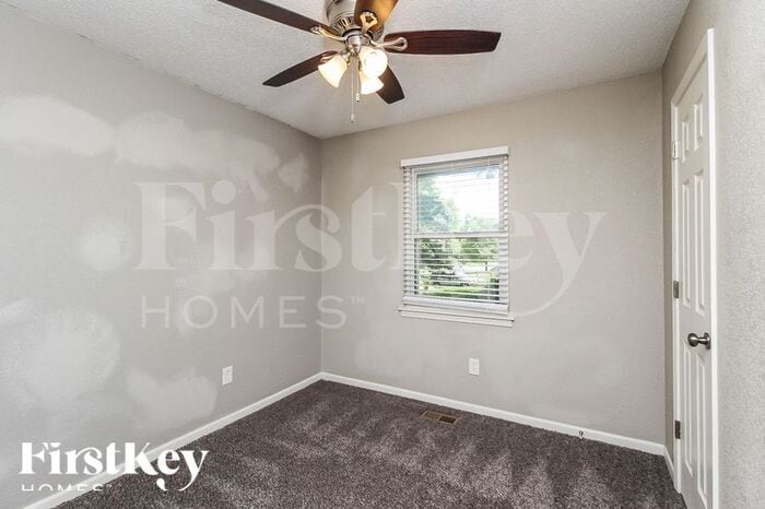 Building Photo - 501 W Catalpa St