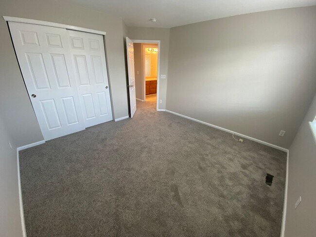 Building Photo - Spacious Home in Horizon Estates