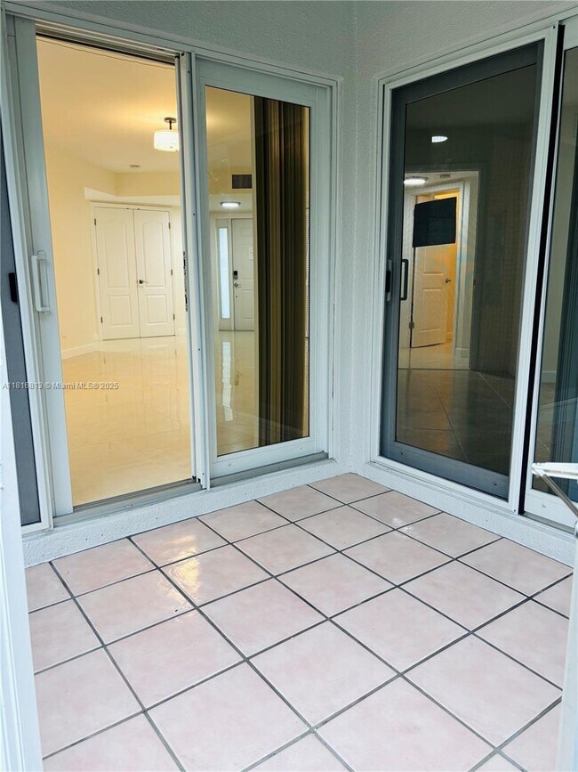 Building Photo - 942 NW 92nd Terrace